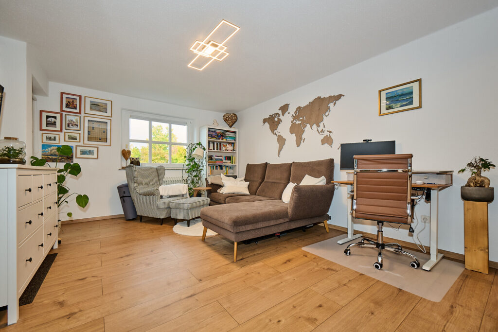 Schöne 2 Zimmer Wohnung in perfekter Wohnlage_für Eigennutzer oder zum Vermieten — Foto 1