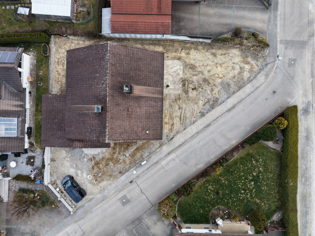 Handwerkerhaus gegen Angebot zu verkaufen! Jetzt Chance nutzen! — Foto 1