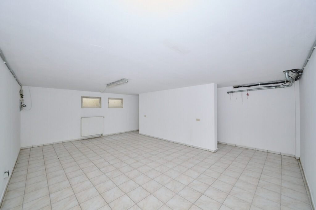 Stilvoll wohnen. Haus inkl. Pool und PV-Anlage — Foto 16