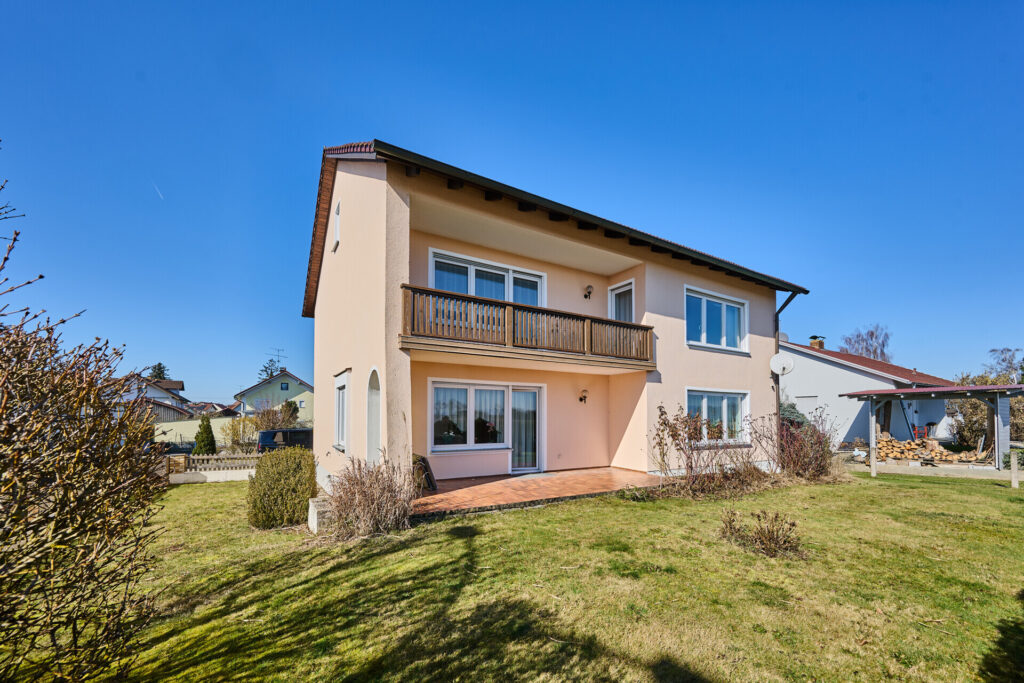 Einfamilienhaus mit Potential! Geben Sie Ihr Angebot ab! — Foto 1