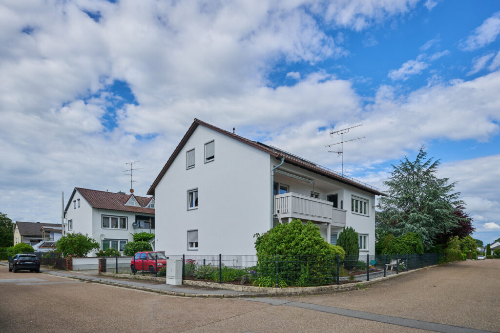 5% Rendite…Dreiparteienhaus mit vielen Möglichkeiten – selbst einziehen oder Vermieten, — Foto 2