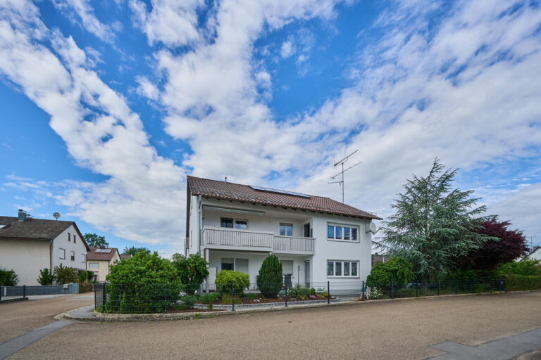 5% Rendite…Dreiparteienhaus mit vielen Möglichkeiten – selbst einziehen oder Vermieten, — weiteres Foto