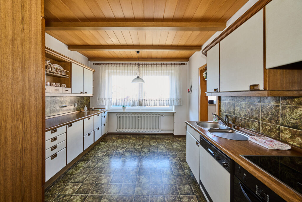 Einfamilienhaus mit Potential! Geben Sie Ihr Angebot ab! — Foto 8