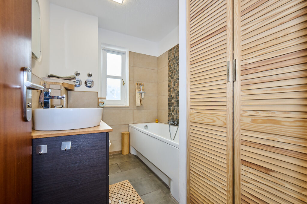 Schöne 2 Zimmer Wohnung in perfekter Wohnlage_für Eigennutzer oder zum Vermieten — Foto 5
