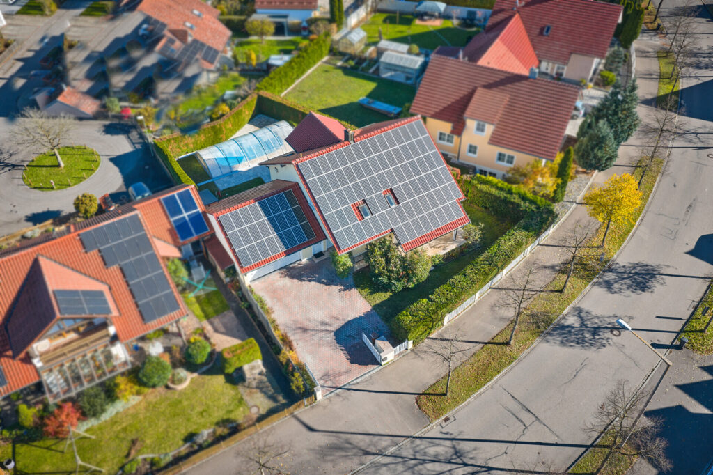 Stilvoll wohnen. Haus inkl. Pool und PV-Anlage — Foto 2