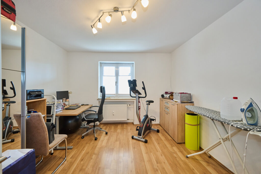 5% Rendite…Dreiparteienhaus mit vielen Möglichkeiten – selbst einziehen oder Vermieten, — Foto 5