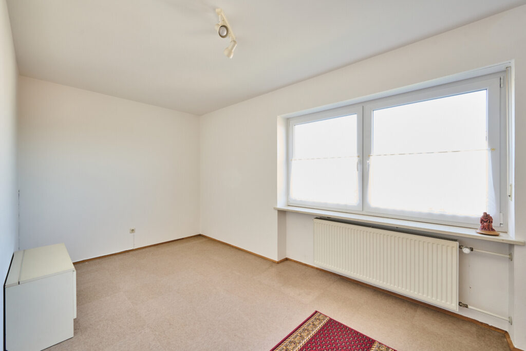 Einfamilienhaus mit Potential! Geben Sie Ihr Angebot ab! — Foto 14