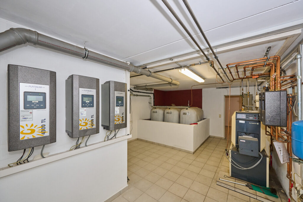 Stilvoll wohnen. Haus inkl. Pool und PV-Anlage — Foto 15