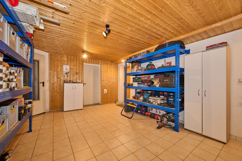 Großzügiges Familienidyll mit Pool und gehobener Ausstattung in ruhiger Lage von Sünching — Foto 24
