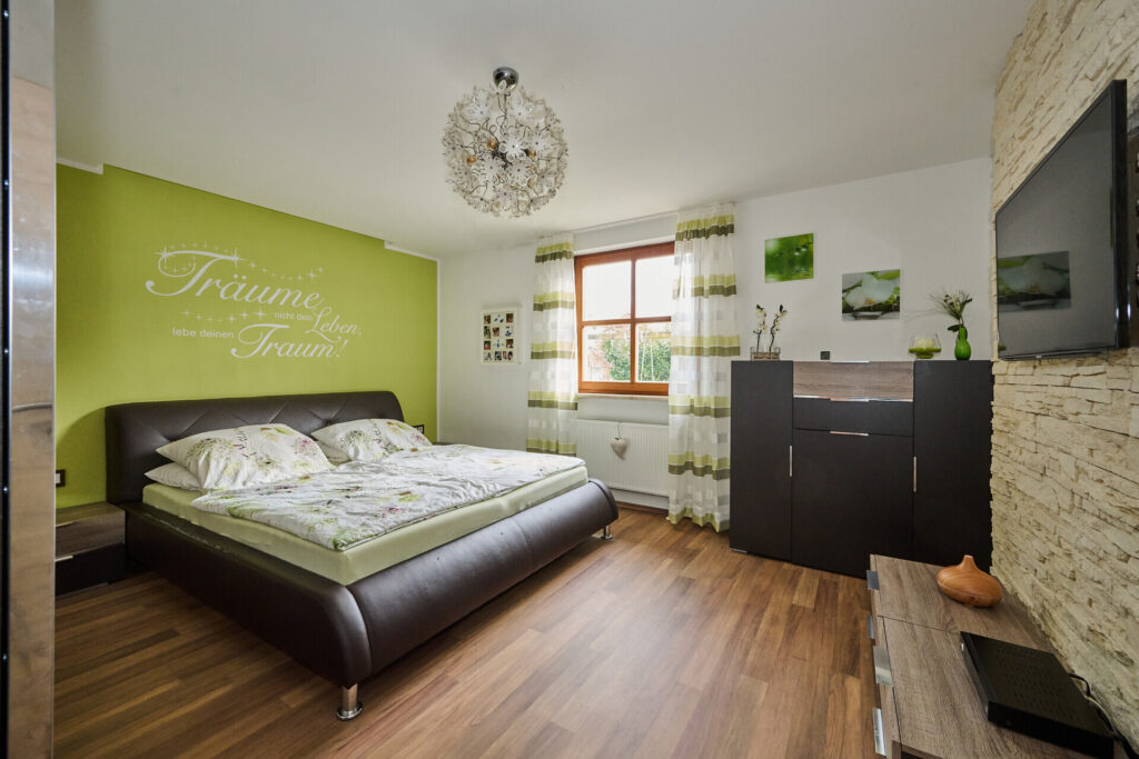 Großzügiges Familienidyll mit Pool und gehobener Ausstattung in ruhiger Lage von Sünching — Foto 12