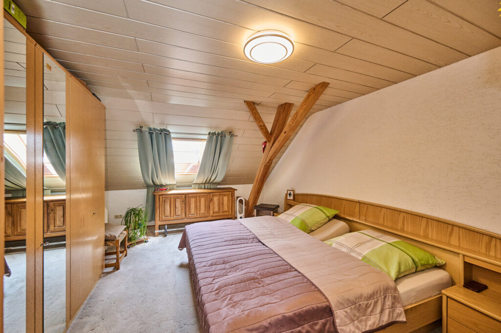 TOP Ein-/ Zweifamilienhaus in zentraler Lage — Foto 9
