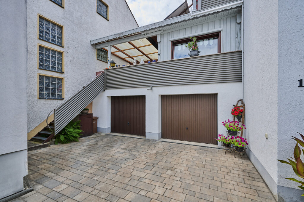 TOP Ein-/ Zweifamilienhaus in zentraler Lage — Foto 2