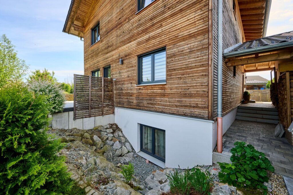 Stilvolles Einfamilienhaus in ökologischer Holzbauweise – ein Wohntraum — Foto 14