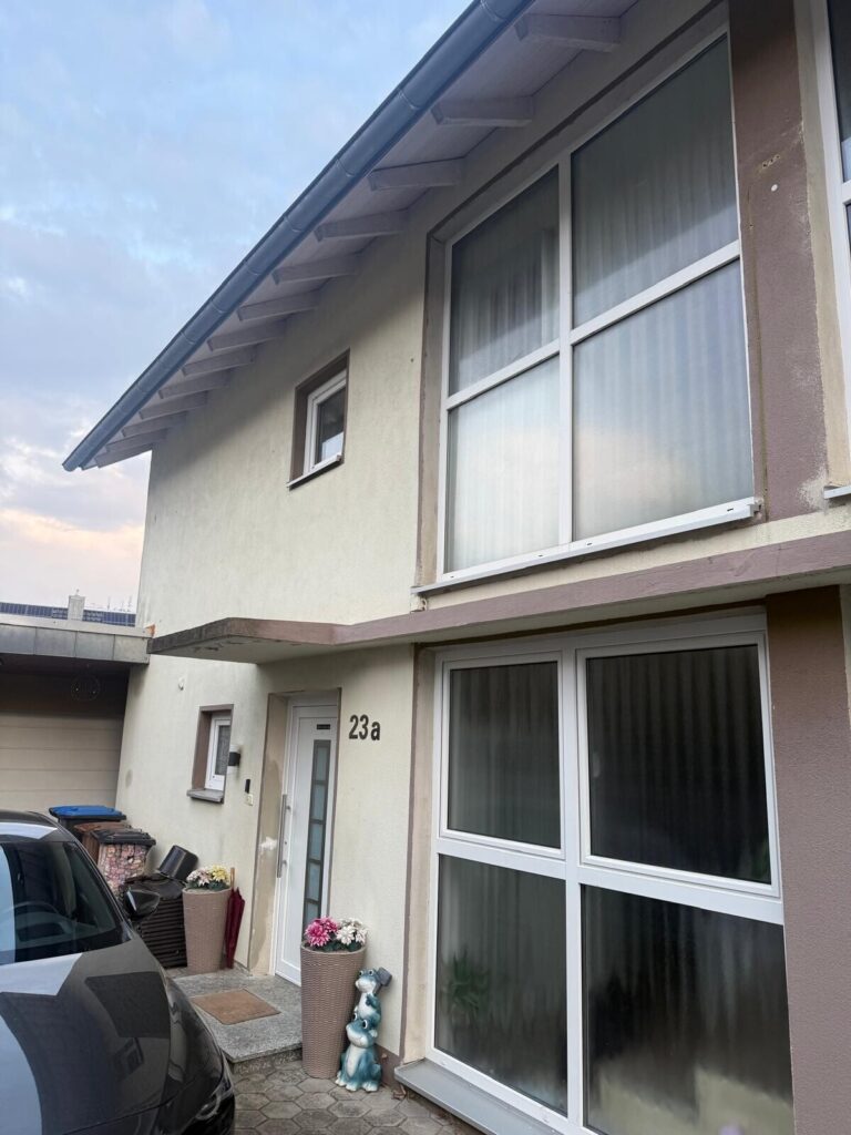 Modernisierte Doppelhaushälfte mit Garten in Straubing