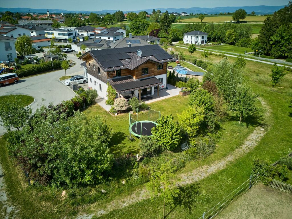 Stilvolles Einfamilienhaus in ökologischer Holzbauweise – ein Wohntraum — Foto 17