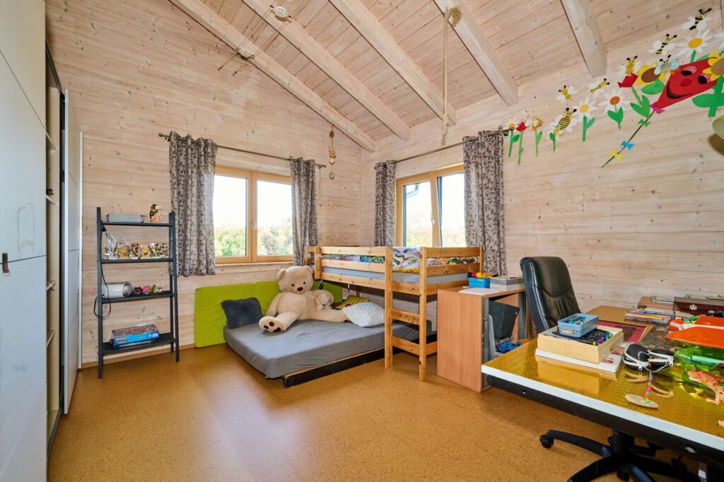 Stilvolles Einfamilienhaus in ökologischer Holzbauweise – ein Wohntraum — Foto 9