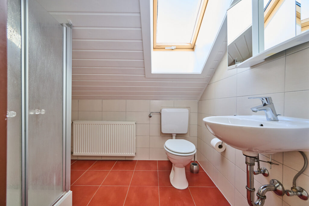 Ein-, Zwei-, oder Dreiparteienhaus – für Eigennutzer oder Kapitalanleger – KOMPLETT SANIERT! — Foto 21