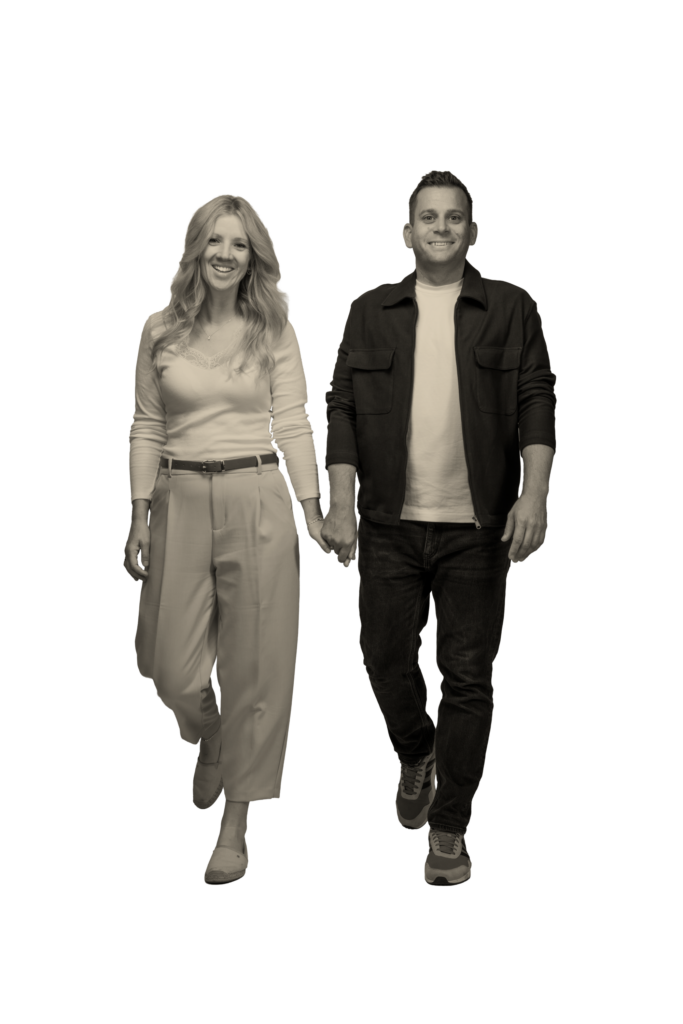 Sonja und Michael gehen Hand in Hand