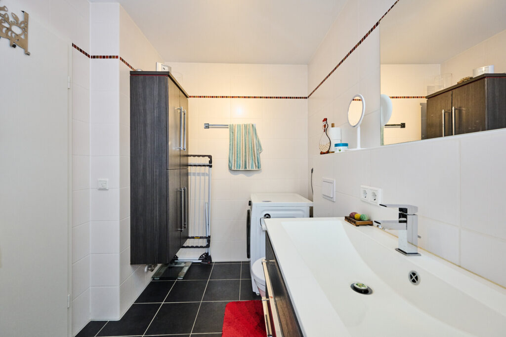 Perfekt geschnittene Wohnung im Familienidyll! Erbbaurecht — Foto 7